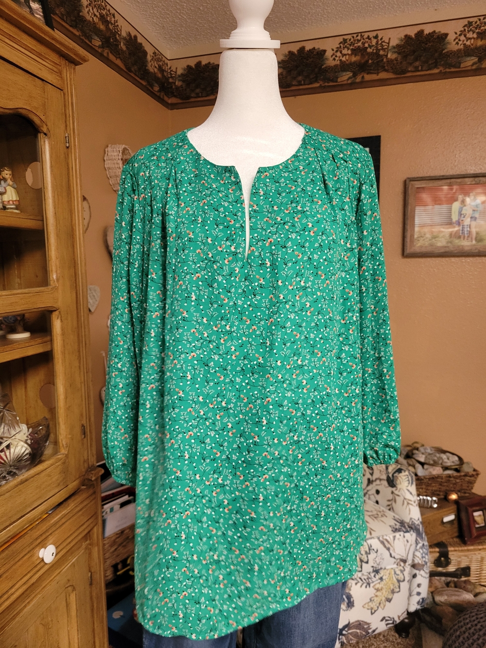 Pleione Green Floral Long-Sleeve Split-Neck Blouse